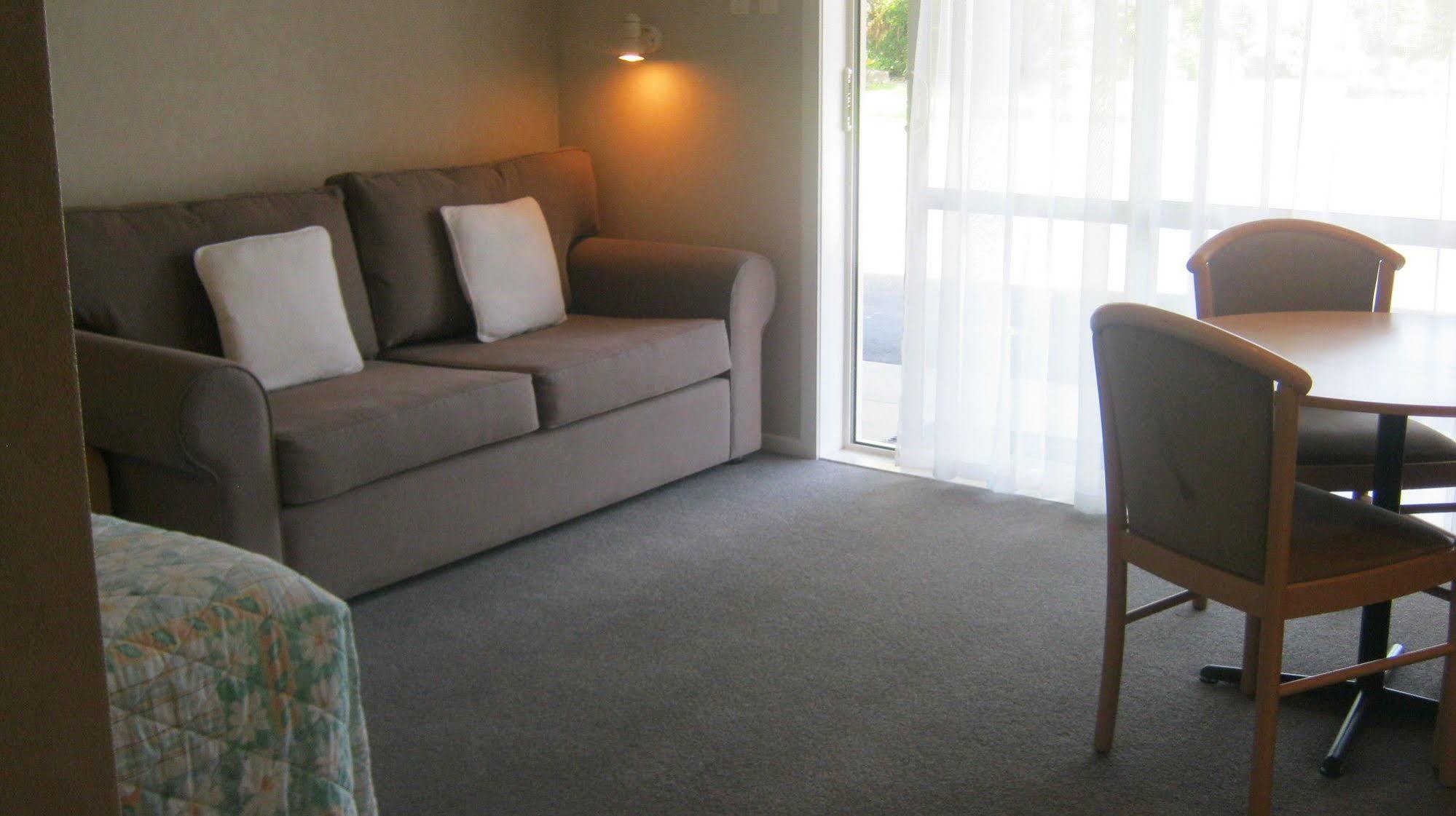 Broadway Lodge Motel สแตรทฟอร์ด ภายนอก รูปภาพ